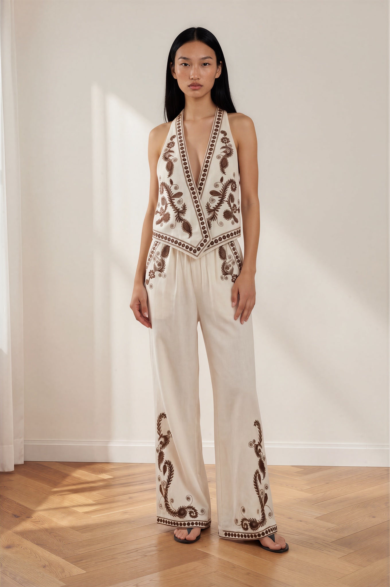 Portofino Embroidered Set