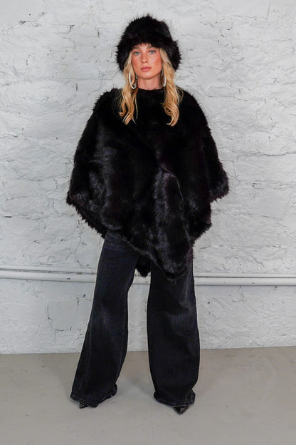 Faux Fur Poncho "OSLO"