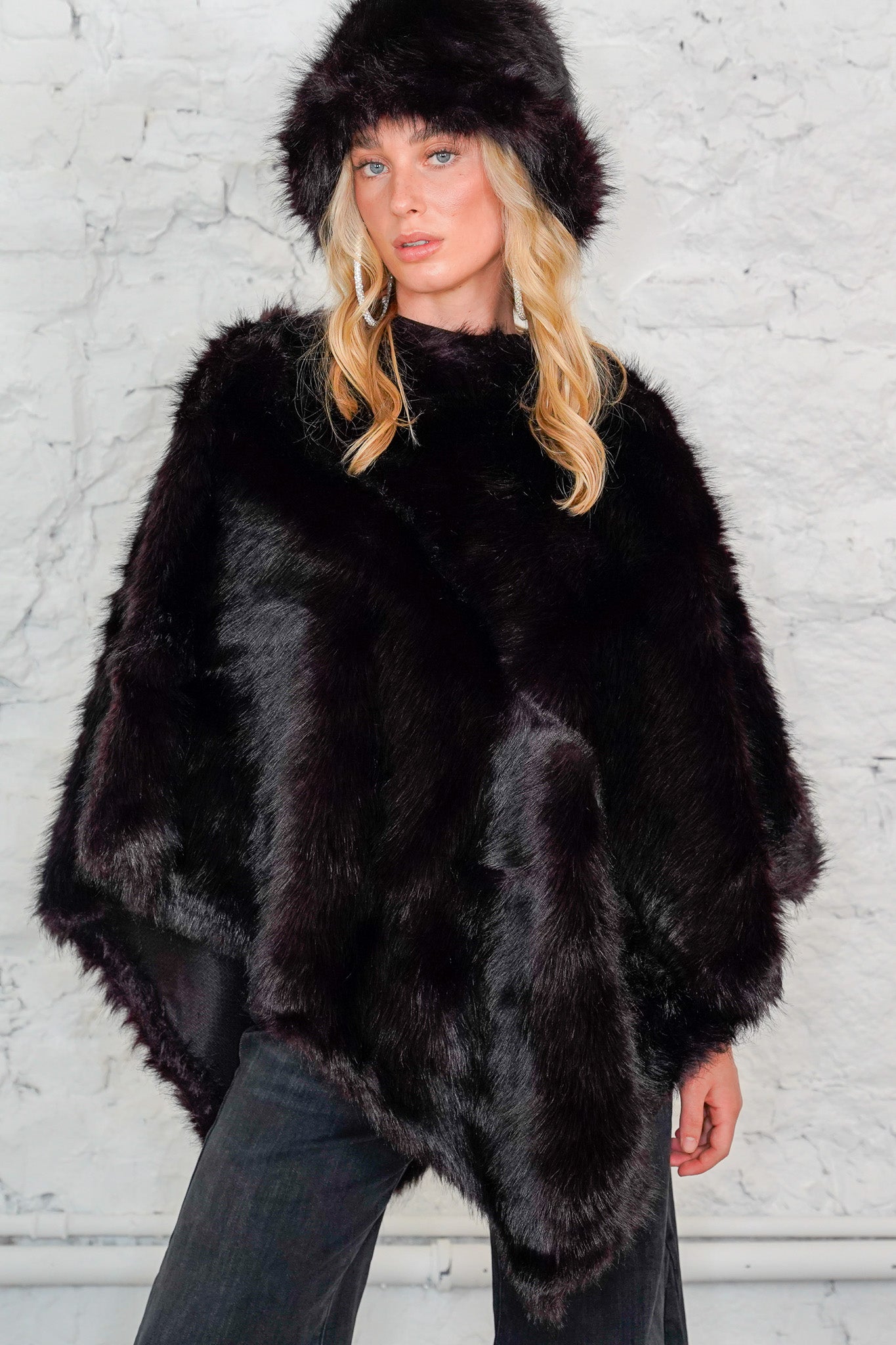 Faux Fur Poncho "OSLO"