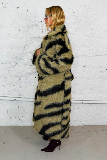 Faux Fur Mantel "HELSINKI" Lang