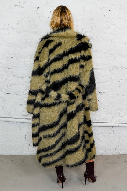 Faux Fur Mantel "HELSINKI" Lang