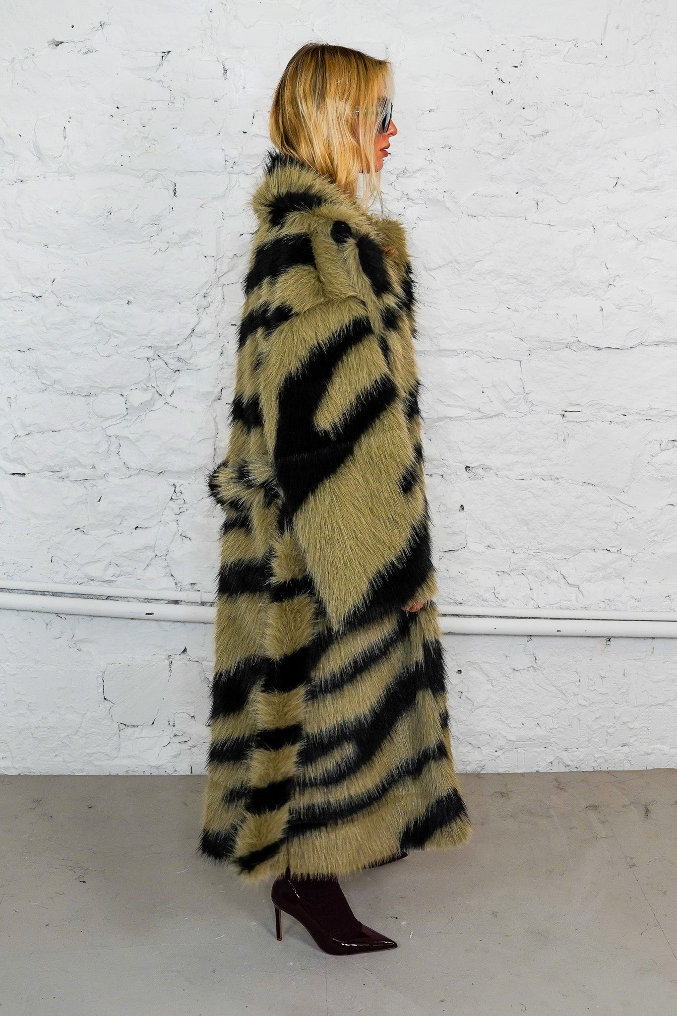 Faux Fur Mantel "HELSINKI" Lang